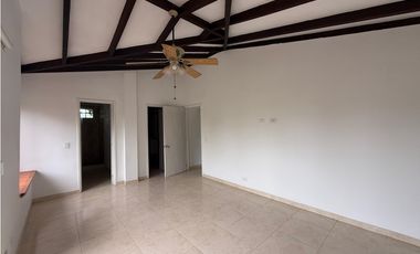 Casa campestre en arriendo sector Vía Tebaida