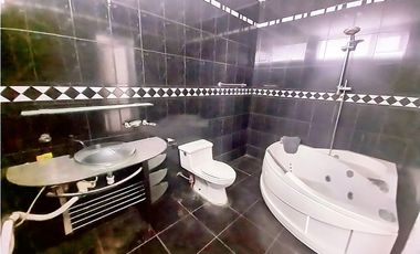 Urdesa, Hermoso Departamento en Renta, 150m2