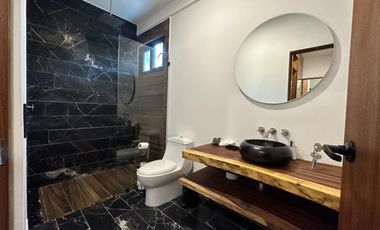 Casa en venta de 3 habitaciones en Akumal a pocos metros de la playa | Alberca y Gym