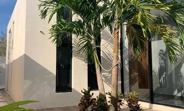 Casa en venta en privada Yaxlum Conkal Yucatan