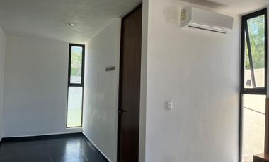 Casa en venta en privada Yaxlum Conkal Yucatan