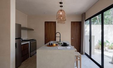 VILLA DE 4 HABITACIONES CON ALBERCA PRIVADA EN TULUM. GYM, FOGATERO. ENTREGA INMEDIATA.