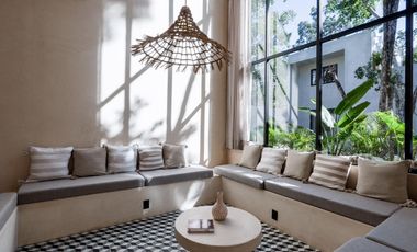 VILLA DE 4 HABITACIONES CON ALBERCA PRIVADA EN TULUM. GYM, FOGATERO. ENTREGA INMEDIATA.