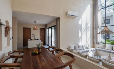 VILLA DE 4 HABITACIONES CON ALBERCA PRIVADA EN TULUM. GYM, FOGATERO. ENTREGA INMEDIATA.