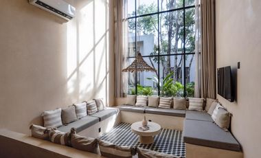 VILLA DE 4 HABITACIONES CON ALBERCA PRIVADA EN TULUM. GYM, FOGATERO. ENTREGA INMEDIATA.