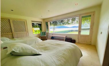 Casa en Venta, a la Orilla del Lago, Valle de Bravo, Edo de Mex