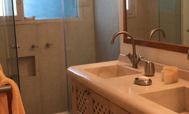 Casa en Venta, a la Orilla del Lago, Valle de Bravo, Edo de Mex