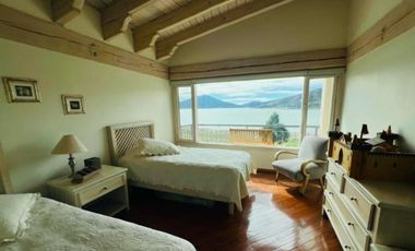 Casa en Venta, a la Orilla del Lago, Valle de Bravo, Edo de Mex