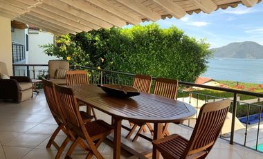 Casa en Venta, a la Orilla del Lago, Valle de Bravo, Edo de Mex