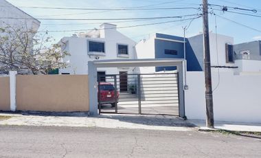 CASA EN VENTA de 2 recamaras muy buen cuidada FRACC LA TAMPIQUERA Boca del rio