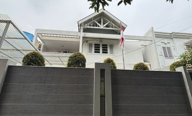 Di Sewakan Rumah Di Pondok Indah Dekat Pondok Indah Mall