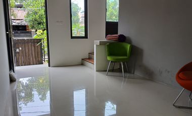 Rumah Baru Model Modern Tropis di Komplek Danamon Jatiasih