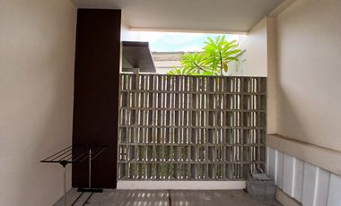 Rumah Baru Model Modern Tropis di Komplek Danamon Jatiasih