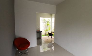 Rumah Baru Model Modern Tropis di Komplek Danamon Jatiasih