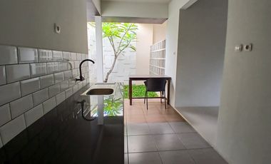 Rumah Baru Model Modern Tropis di Komplek Danamon Jatiasih