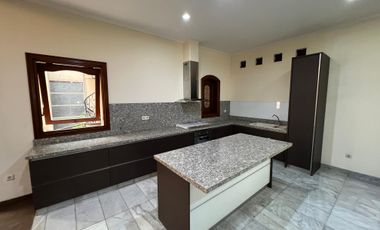 Disewakan / WTL Rumah Permata Buana Jakarta Barat Unit Langka & Rapi!