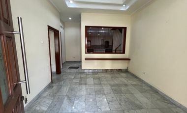 Disewakan / WTL Rumah Permata Buana Jakarta Barat Unit Langka & Rapi!