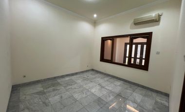 Disewakan / WTL Rumah Permata Buana Jakarta Barat Unit Langka & Rapi!