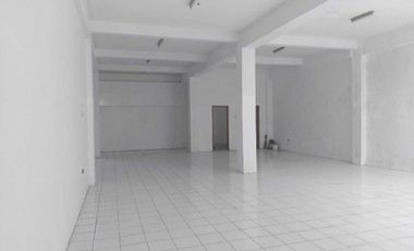 Rumah Luas di Sumber Banjarsari Solo