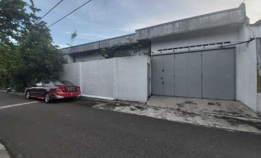 Rumah Luas di Sumber Banjarsari Solo