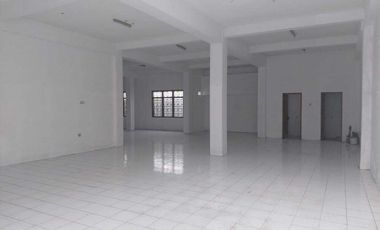 Rumah Luas di Sumber Banjarsari Solo