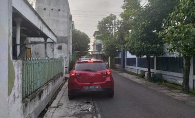 Rumah Luas di Sumber Banjarsari Solo