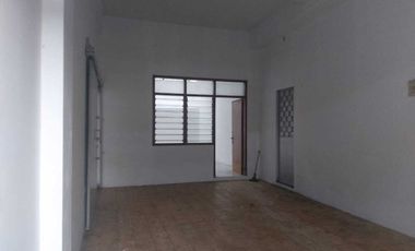 Rumah Luas di Sumber Banjarsari Solo