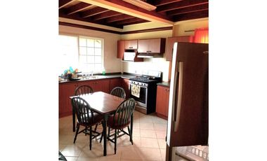 Espaciosa Casa Unifamiliar en Altos de Cerro Azul