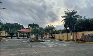 ARRAIJAN / VILLA LAS PALMERAS / 370M / TERRAZA TECHADA / VACIA