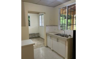 ARRAIJAN / VILLA LAS PALMERAS / 370M / TERRAZA TECHADA / VACIA