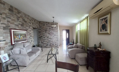 BRISAS DEL GOLF / 294M / 3 HABITACION / TERRAZA / 2 PARKIN  JC