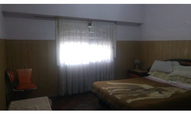 Casa en G. Catan (Centro). Calle: Pto. Argentino Nº 3870