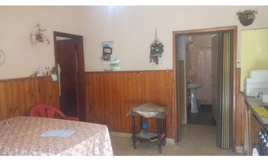 Casa en G. Catan (Centro). Calle: Pto. Argentino Nº 3870