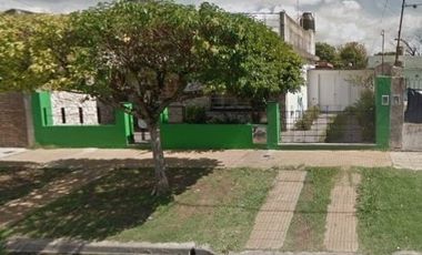 Casa en G. Catan (Centro). Calle: Pto. Argentino Nº 3870