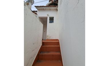 CHALET 3 AMB. C/ DEPENDECIA- COCHERA A/C - FALKNER 4110 PARQUE LURO