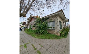 CHALET 3 AMB. C/ DEPENDECIA- COCHERA A/C - FALKNER 4110 PARQUE LURO