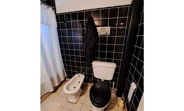 CHALET 3 AMB. C/ DEPENDECIA- COCHERA A/C - FALKNER 4110 PARQUE LURO