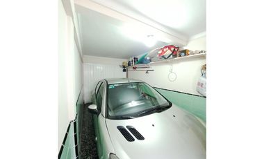 CHALET 3 AMB. C/ DEPENDECIA- COCHERA A/C - FALKNER 4110 PARQUE LURO