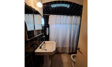 CHALET 3 AMB. C/ DEPENDECIA- COCHERA A/C - FALKNER 4110 PARQUE LURO