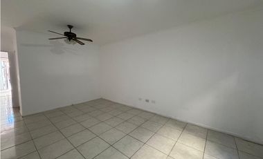 Venta Departamento 2 Dormitorios Con Patio Y Parrilla Calle Salta