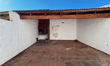 Venta Departamento 2 Dormitorios Con Patio Y Parrilla Calle Salta