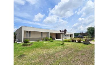 Hermosa casa en Haras del Sur II