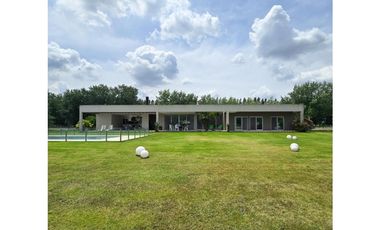 Hermosa casa en Haras del Sur II