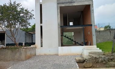 Moderna casa en preventa dentro de Fraccionamiento con caseta de vigilancia en Col. Lomas de cortes Cuernavaca Morelos