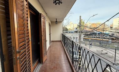 Francia 2425 Castelar