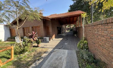 ALQUILER - AMPLIA CASA ZONA PARQUE GAZZANO