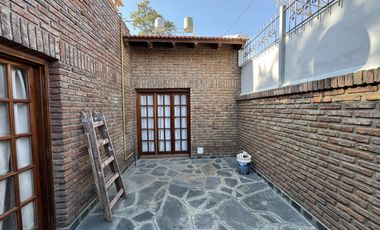ALQUILER - AMPLIA CASA ZONA PARQUE GAZZANO