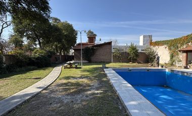 ALQUILER - AMPLIA CASA ZONA PARQUE GAZZANO