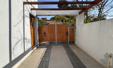 ALQUILER - AMPLIA CASA ZONA PARQUE GAZZANO