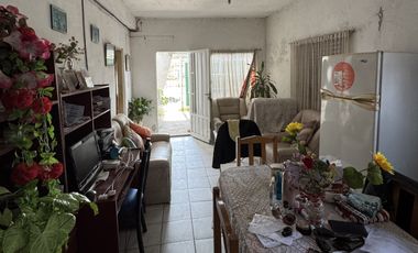 VENTA - CASA A METROS DE BLAS PARERA